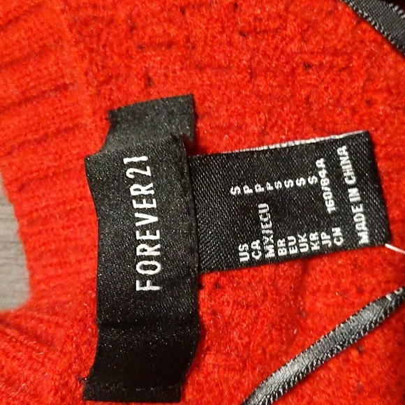 NWT forever 21 ladies sweater - Picture 2 of 4